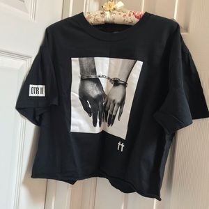 Beyoncé/Jay-z’s OTR II Tour Crop Tee